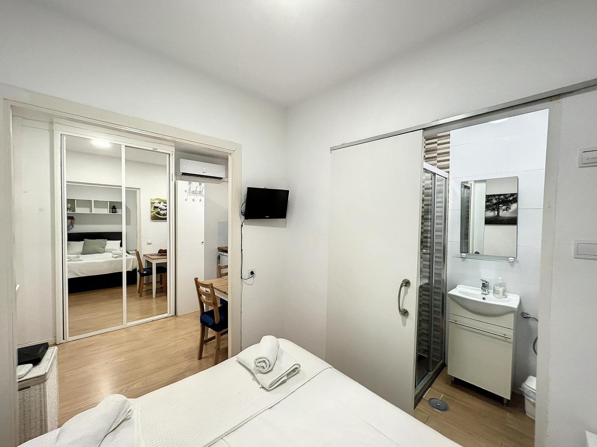 Urbantec Realty - Palacio Real - Opera Madrid Eksteriør billede